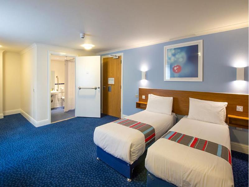 Travelodge London Richmond Central Exterior photo